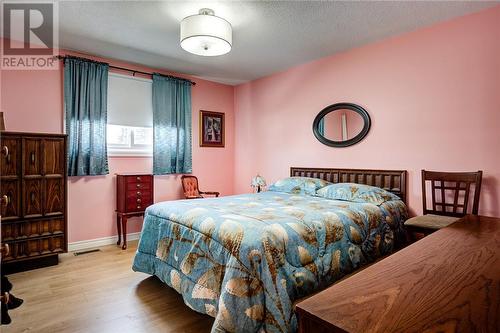 77 Third Avenue, Lively, ON - Indoor Photo Showing Bedroom