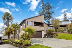 3317 Joanne Pl Colwood, BC V9C 3H6