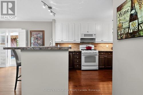 318 Mariners Way, Collingwood, ON - Indoor Photo Showing Kitchen