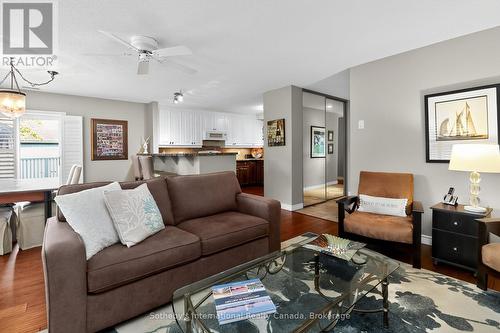 318 Mariners Way, Collingwood, ON - Indoor Photo Showing Living Room