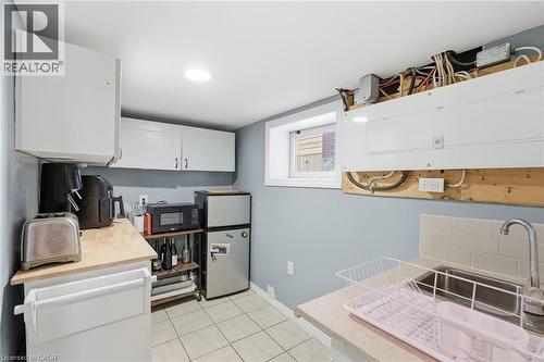 1 Rutherford Avenue, Hamilton, ON - Indoor Photo Showing Kitchen