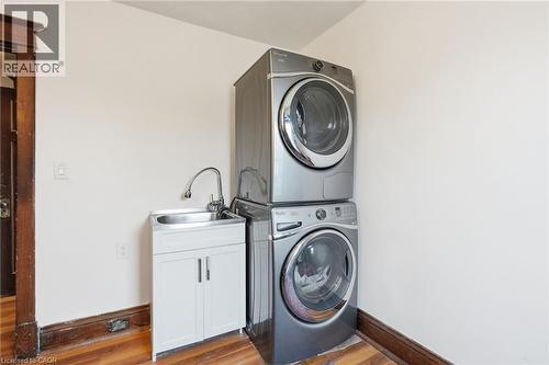 1 Rutherford Avenue, Hamilton, ON - Indoor Photo Showing Laundry Room