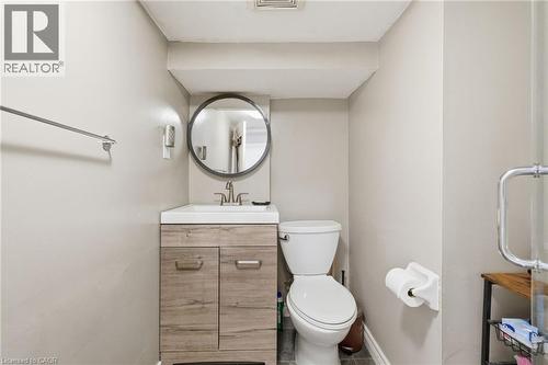 1 Rutherford Avenue, Hamilton, ON - Indoor Photo Showing Bathroom