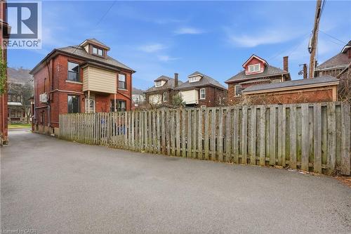 1 Rutherford Avenue, Hamilton, ON - Outdoor