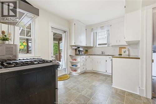 2146 Windermere, Windsor, ON - Indoor Photo Showing Kitchen