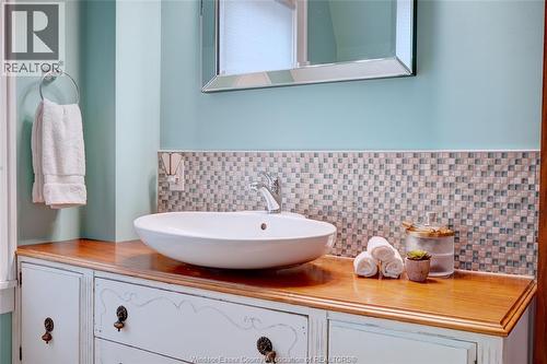 2146 Windermere, Windsor, ON - Indoor Photo Showing Bathroom