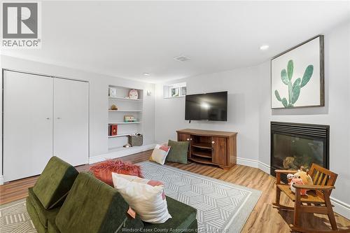 2146 Windermere, Windsor, ON - Indoor Photo Showing Living Room
