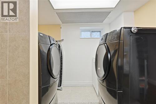 2146 Windermere, Windsor, ON - Indoor Photo Showing Laundry Room