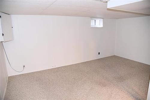 E-45 Eric St, Winnipeg, MB 