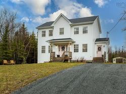 15 Acorn Avenue  Lantz, NS B2S 1Y5