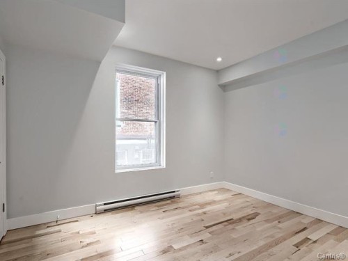 Chambre à coucher - 3515 Boul. Décarie, Montréal (Côte-Des-Neiges/Notre-Dame-De-Grâce), QC - Indoor Photo Showing Other Room