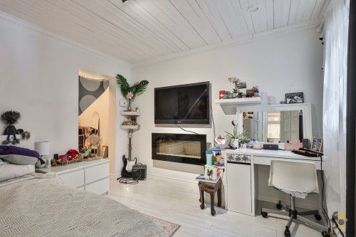 Chambre à coucher - 172 Rue Glendale, Rosemère, QC - Indoor With Fireplace