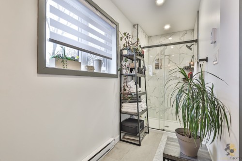 Salle de bains - 172 Rue Glendale, Rosemère, QC - Indoor Photo Showing Other Room