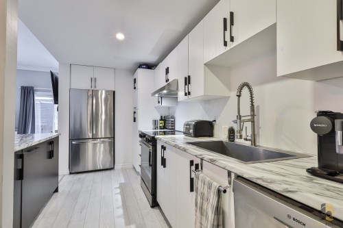 Cuisine - 172 Rue Glendale, Rosemère, QC - Indoor Photo Showing Kitchen With Upgraded Kitchen