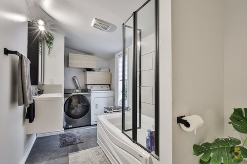 Salle de bains - 172 Rue Glendale, Rosemère, QC - Indoor Photo Showing Laundry Room