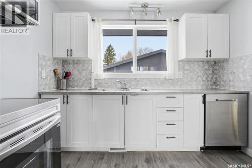 68 Young Crescent, Regina, SK - Indoor Photo Showing Kitchen