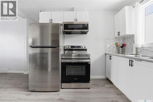 68 Young Crescent, Regina, SK - Indoor Photo Showing Kitchen