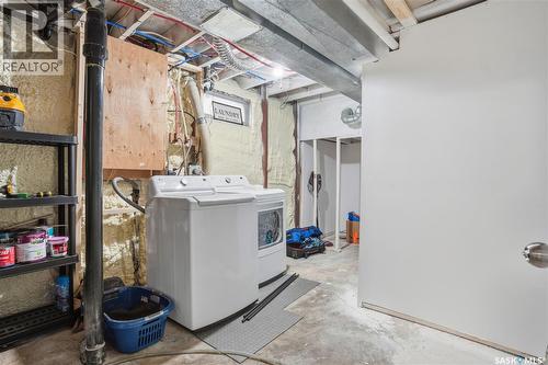 68 Young Crescent, Regina, SK - Indoor Photo Showing Laundry Room