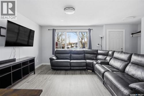 68 Young Crescent, Regina, SK - Indoor Photo Showing Living Room