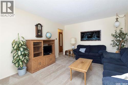 24 Anderson Crescent, Saskatoon, SK - Indoor Photo Showing Living Room