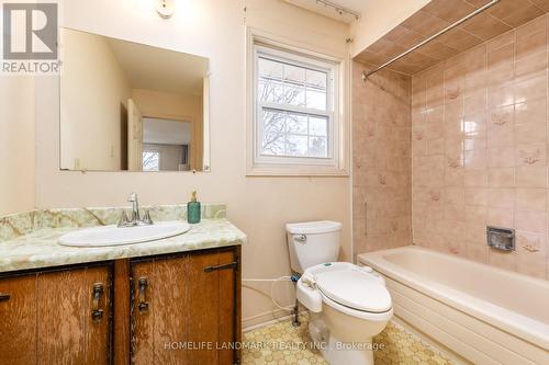 2593 Gazebo Court, Mississauga, ON - Indoor Photo Showing Bathroom