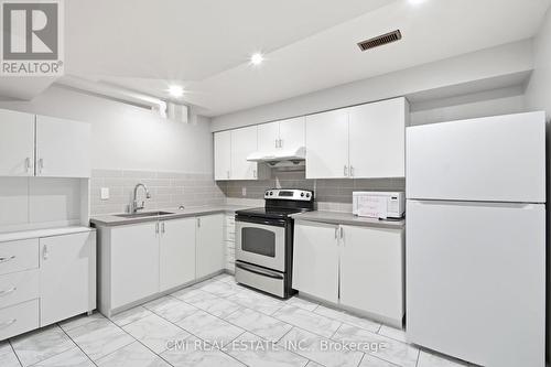 3 Forest Point Drive, Toronto, ON - Indoor Photo Showing Kitchen