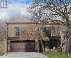 22 COREYDALE COURT Toronto, ON M3H 4T2