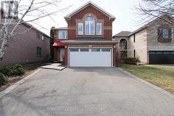 2216 NORFOLK DRIVE Oakville, ON L6H 6H4