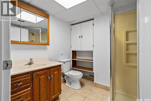 78 Wood Crescent, Regina, SK - Indoor Photo Showing Bathroom