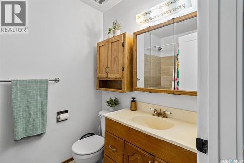 78 Wood Crescent, Regina, SK - Indoor Photo Showing Bathroom