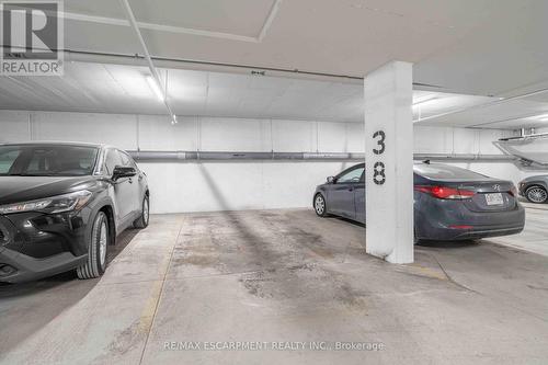 541 - 5055 Greenlane Road, Lincoln, ON - Indoor Photo Showing Garage