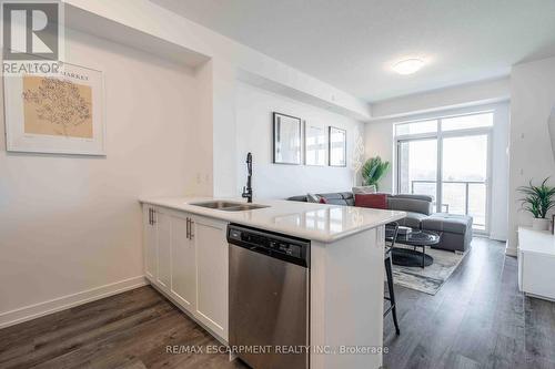 541 - 5055 Greenlane Road, Lincoln, ON - Indoor Photo Showing Kitchen With Double Sink