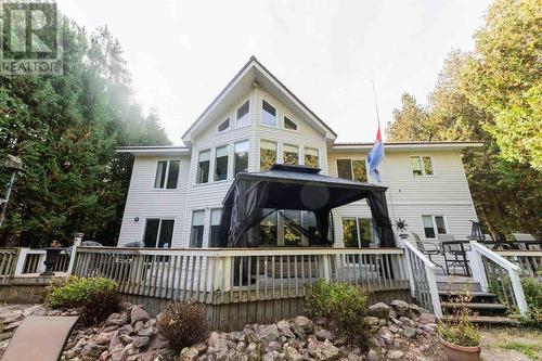 3882 Hamilton Dr, Hilton, ON - Outdoor With Deck Patio Veranda