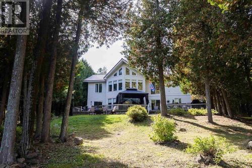 3882 Hamilton Dr, Hilton, ON - Outdoor