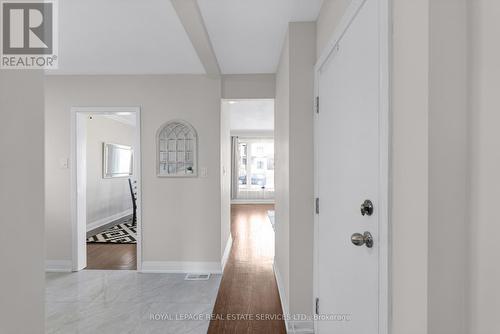 1038 Alexandra Avenue, Mississauga, ON - Indoor Photo Showing Other Room