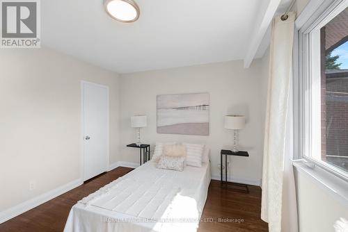 1038 Alexandra Avenue, Mississauga, ON - Indoor Photo Showing Bedroom