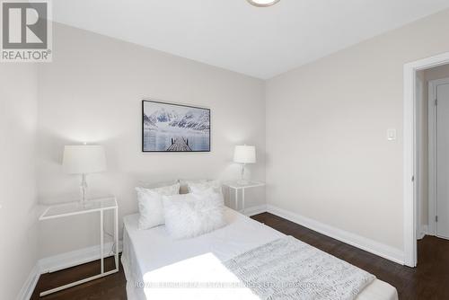 1038 Alexandra Avenue, Mississauga, ON - Indoor Photo Showing Bedroom