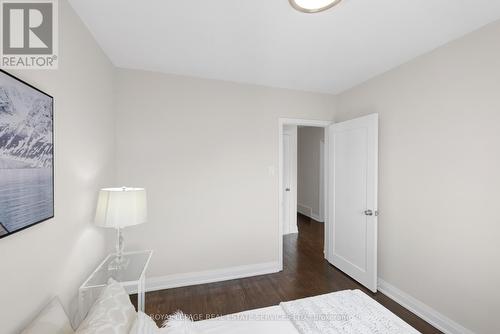 1038 Alexandra Avenue, Mississauga, ON - Indoor Photo Showing Bedroom
