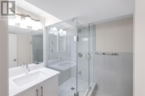 1038 Alexandra Avenue, Mississauga, ON - Indoor Photo Showing Bathroom