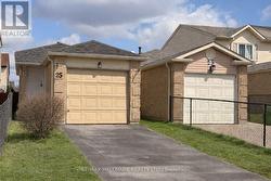 25 LADY BOWER CRESCENT  Toronto, ON M1B 4R3