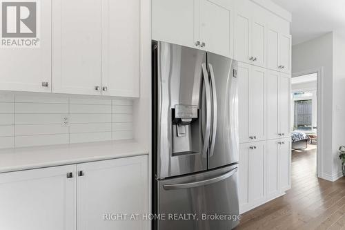 272 Maygrass Way, Ottawa, ON - Indoor Photo Showing Kitchen