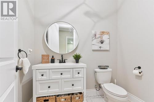 33 Straw Cutter Gate, Vaughan, ON - Indoor Photo Showing Bathroom