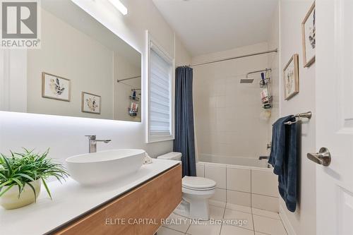 33 Straw Cutter Gate, Vaughan, ON - Indoor Photo Showing Bathroom