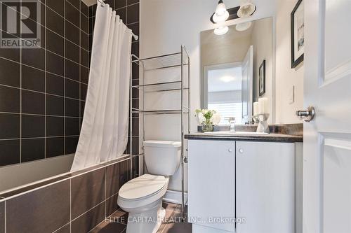 33 Straw Cutter Gate, Vaughan, ON - Indoor Photo Showing Bathroom