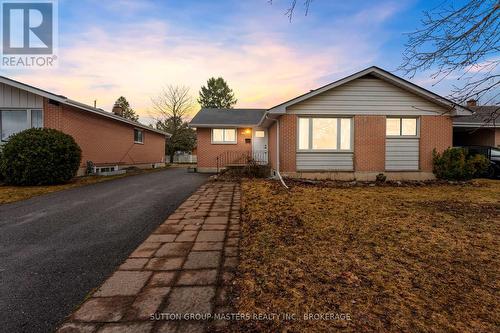 35 HOLLAND CRESCENT  Kingston (Central City West), ON K7M 2V7