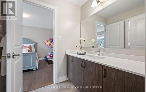 Jack n Jill Ensuite for Bdrms 3 & 4 - 1285 Raspberry Terrace, Milton, ON - Indoor Photo Showing Bathroom