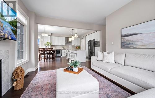 1285 Raspberry Terrace, Milton, ON - Indoor Photo Showing Living Room
