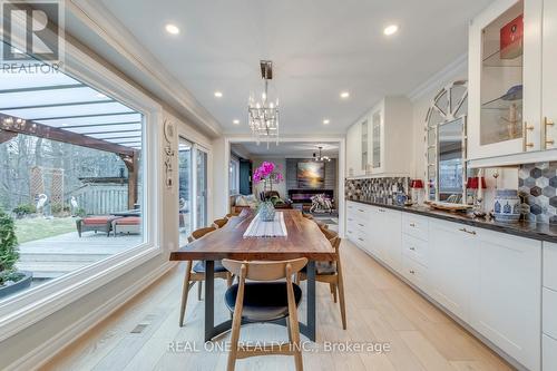 1005 Fair Birch Drive, Mississauga, ON - Indoor Photo Showing Kitchen