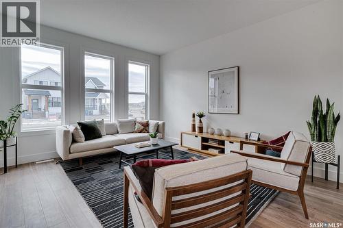 59 Rosewood Boulevard E, Saskatoon, SK - Indoor Photo Showing Living Room