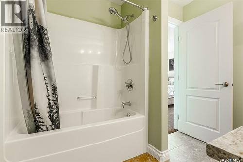 562 Evergreen Boulevard, Saskatoon, SK - Indoor Photo Showing Bathroom